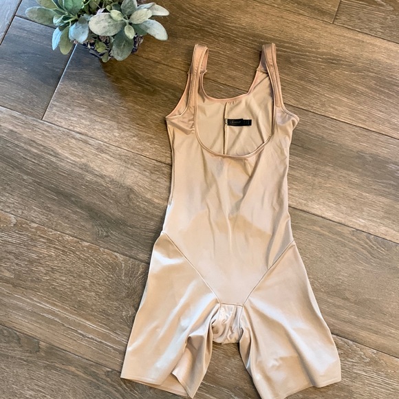 Soma Intimates & Sleepwear Soma Intimates Deep Scoop Shaping